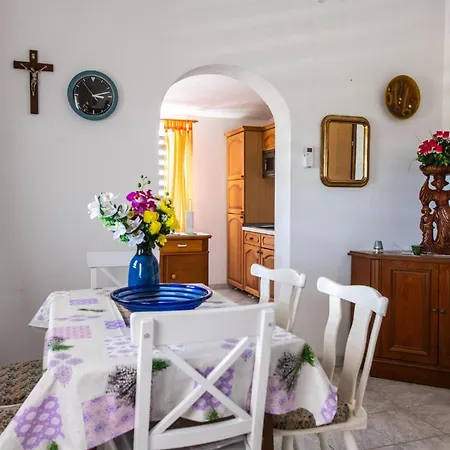 Lovely In With House A Panoramic View Сasa de vacaciones